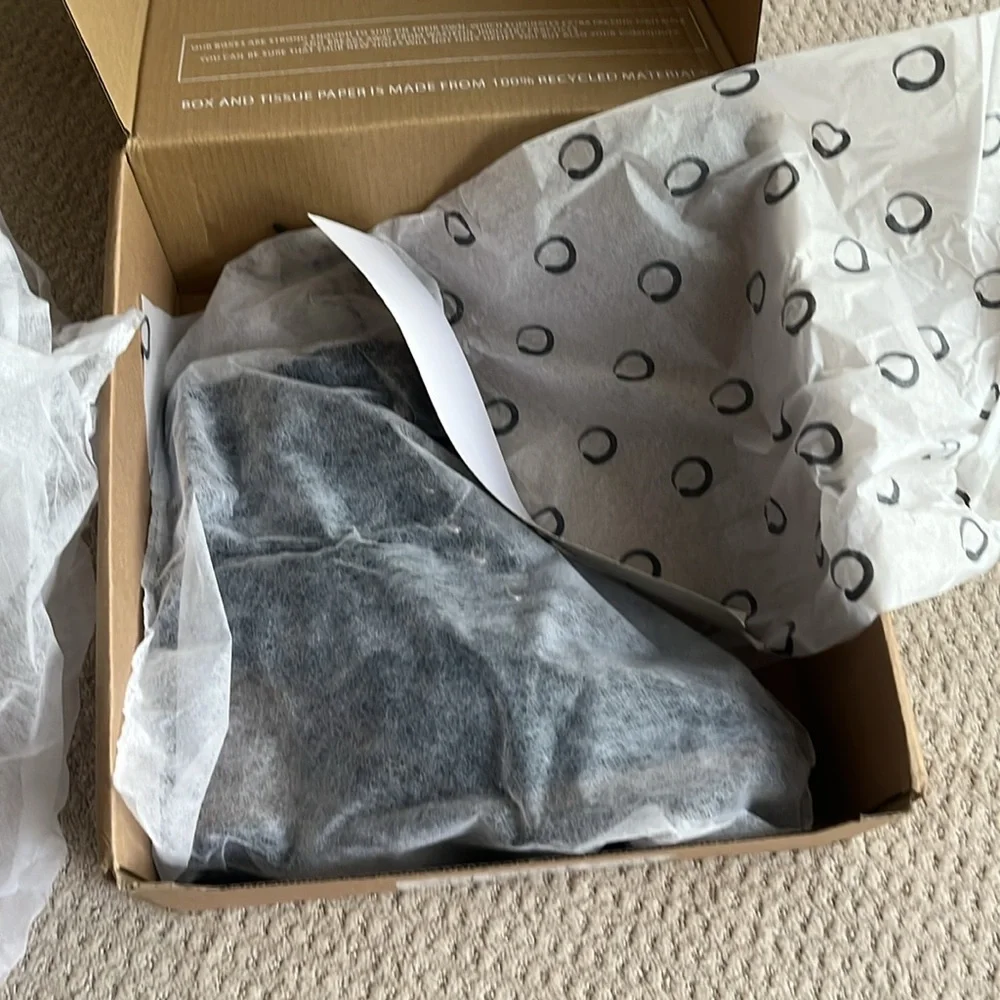 Journee Women’s size 9 blue, faux suede boots - brand new in box never worn! - Picture 2 of 5
